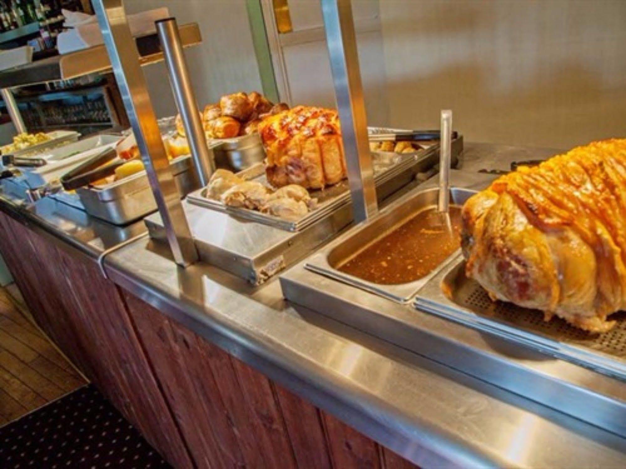 The Lion At West Pennard Hotel Ngoại thất bức ảnh A hot buffet
